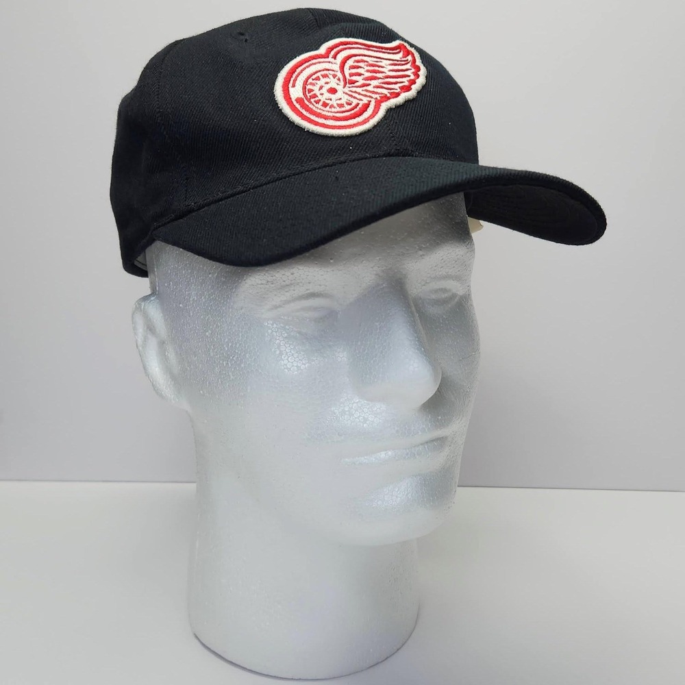 Vintage Detroit Red Wings Hat Cap Snap Back One Size Black NHL Hockey Nike NEW